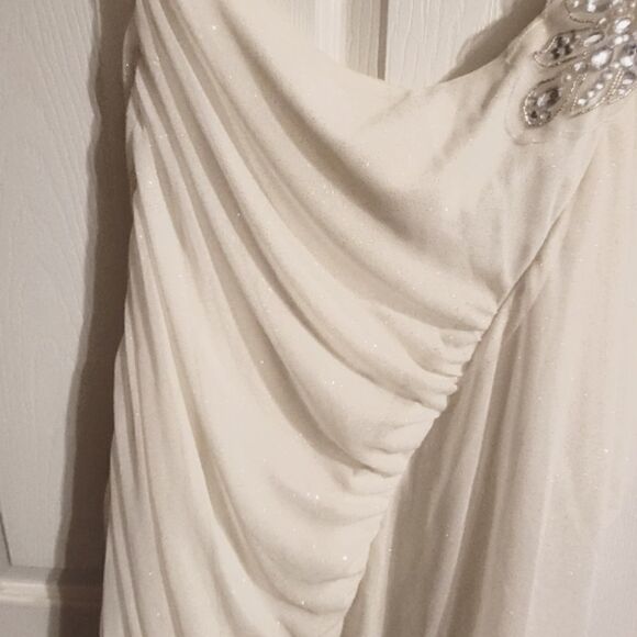 Medium One-Shoulder Gown - Picture 2 of 5